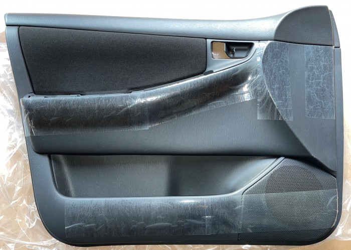 Обшивка двери передняя левая TOYOTA Corolla 2000-2006 676201F010B0