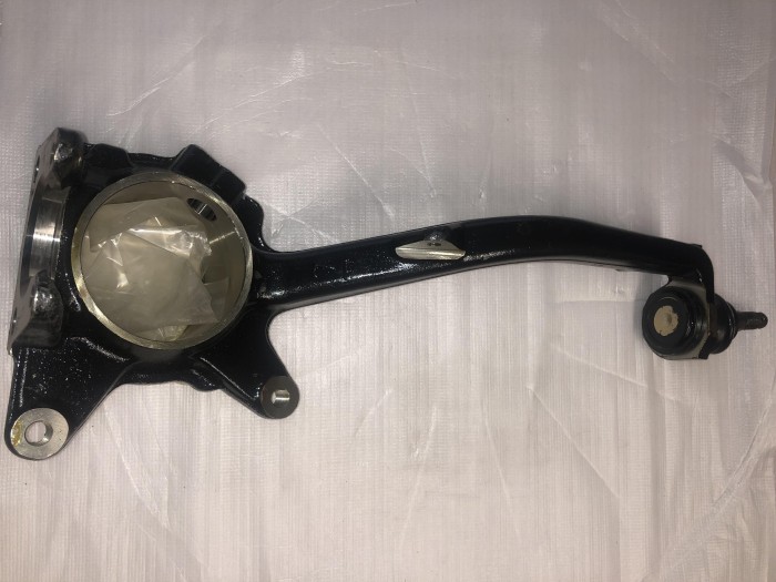 Кулак поворотный передний левый ПОД АБС TOYOTA LAND CRUISER 90 4320235071