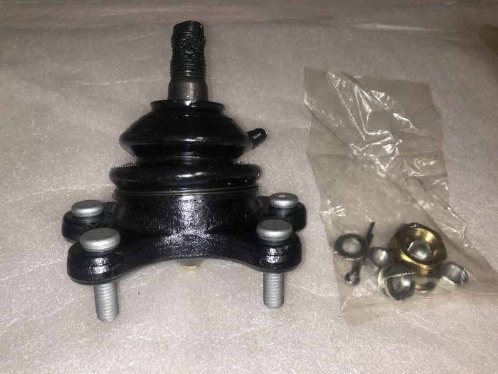Шаровая опора верхняя TOYOTA HILUX 88-91 LH 4336039085