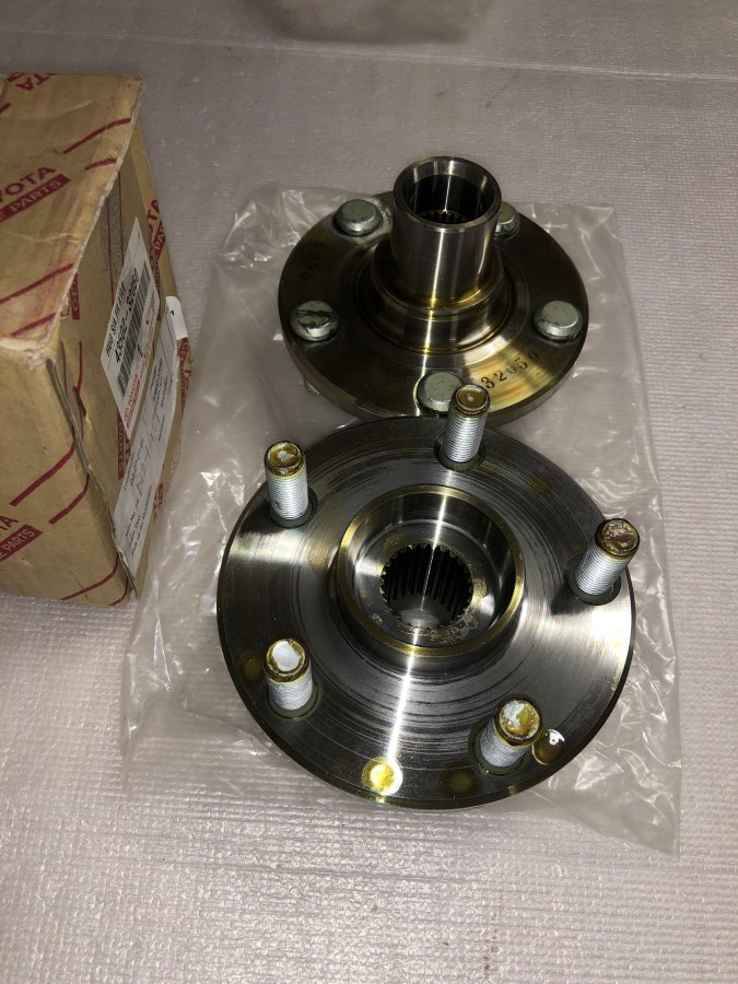 Ступица передняя TOYOTA CAMRY SV20 CARINA II CELICA T16 4350232050