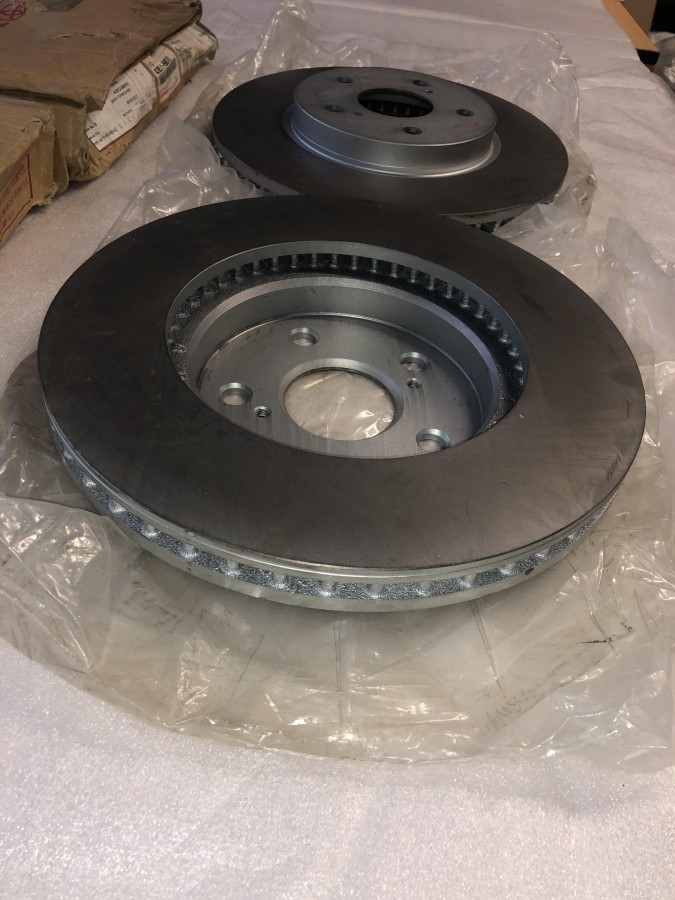 Диск тормозной передний Lexus ES CV3, Toyota Camry V30 4351258010