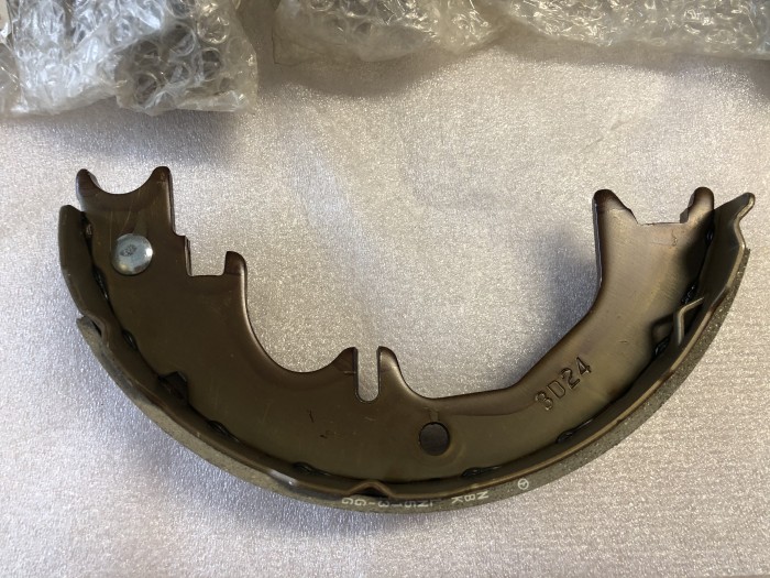 Колодка стояночного тормоза TOYOTA 4658060020