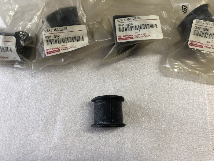 Втулка переднего стабилизатора TOYOTA COROLLA Е110 4881502040