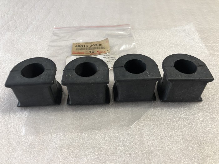 Втулка стабилизатора TOYOTA Hiace LH102 4881526300