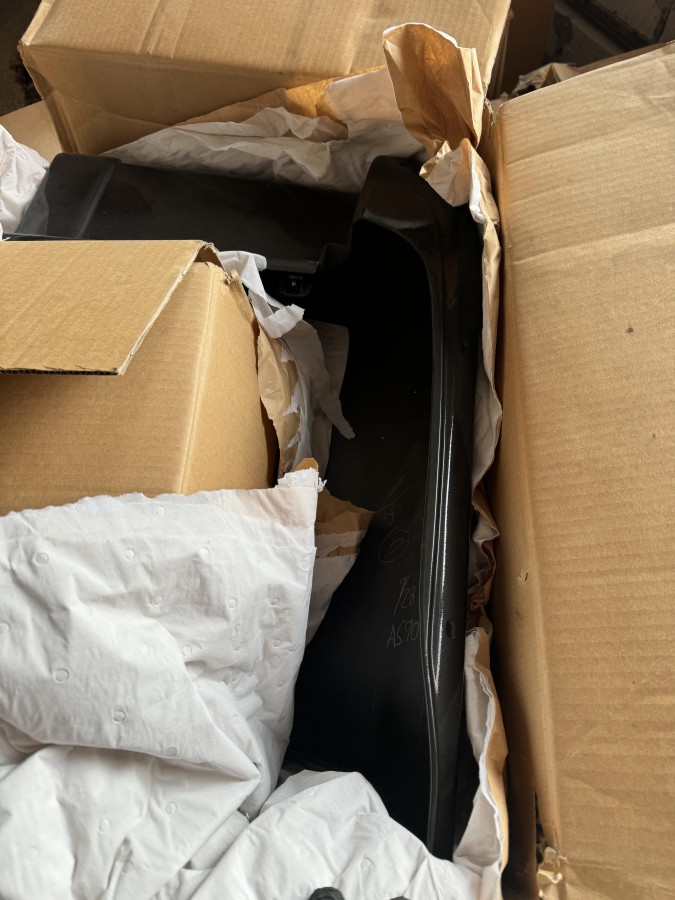 Клык заднего бампера левый TOYOTA Land Cruiser J80 5210760130