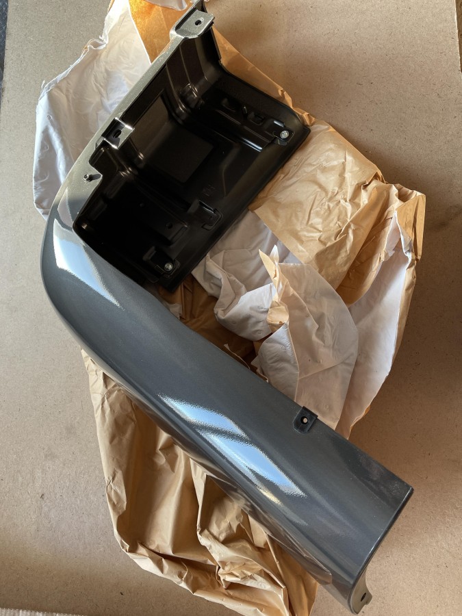 Клык заднего бампера левый TOYOTA Land Cruiser J80 5210760130