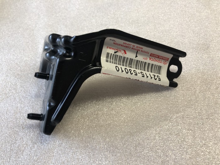 Кронштейн фары правый Lexus IS200 Toyota Altezza E10 5211553010