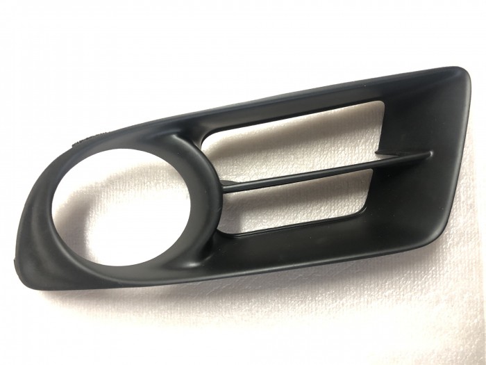 Облицовка противотуманной фары передней левой TOYOTA Corolla Е120 5212812110