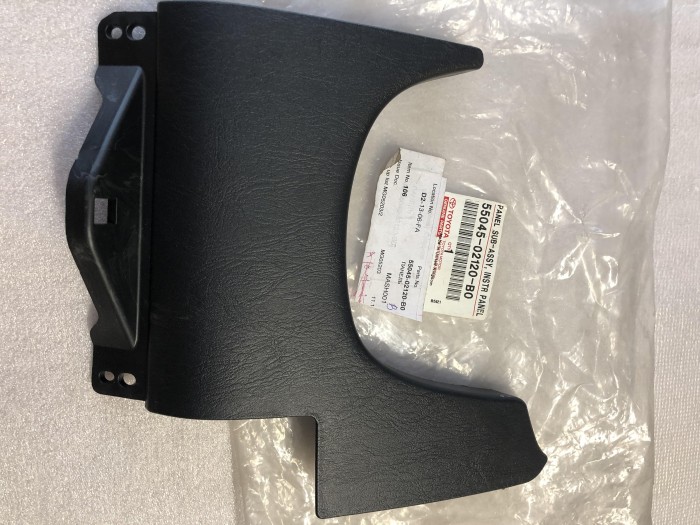 Панель передняя подрулевая TOYOTA Corolla E120 5504502120B0