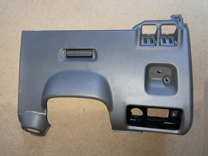 Панель подрулевая TOYOTA Land Cruiser 105  Уценка царапины! 5530260041B2