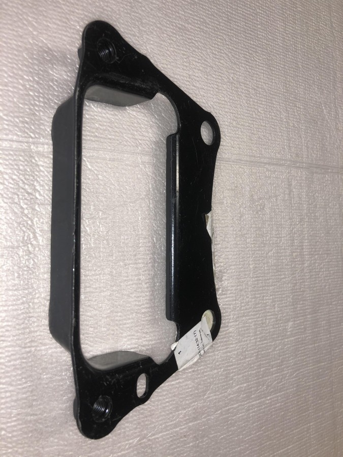 Кронштейн переднего бампера левый LEXUS GS IS TOYOTA 5714230040