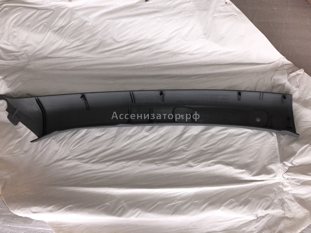 Накладка передней левой стойки TOYOTA LC 100 6222060081B2