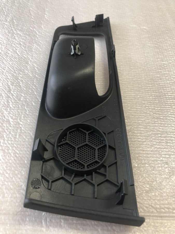 Накладка внутренней ручки задней левой двери TOYOTA Avensis T250 6761805030B0