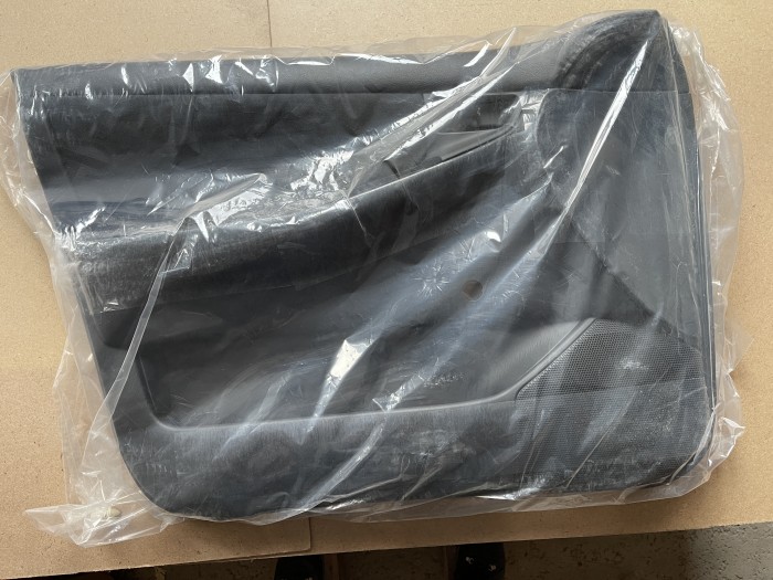 Обшивка двери передней левой TOYOTA Corolla E120 6766013030B1