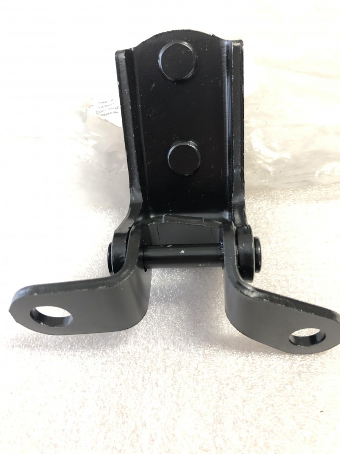 Петля двери задней правой нижняя Toyota COROLLA E110 1997-2001 6877002040