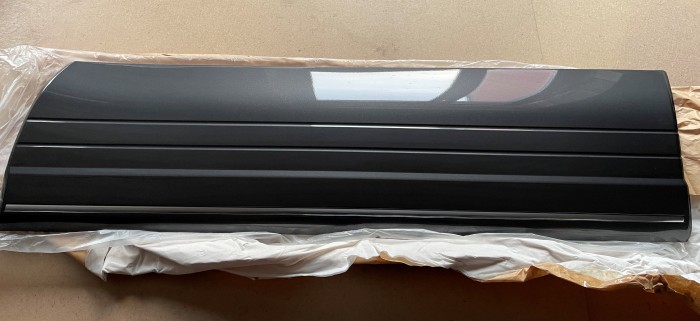 Молдинг передней правой двери Toyota Land Cruiser 100 7507160030D0