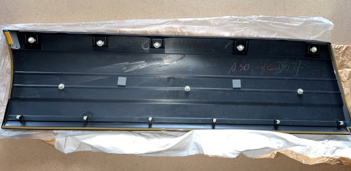 Молдинг передней правой двери Toyota Land Cruiser 100 7507160030D0