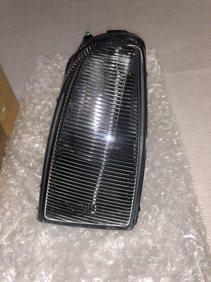 Фара противотуманная Toyota AVENSIS I 1997-2003 8121005040