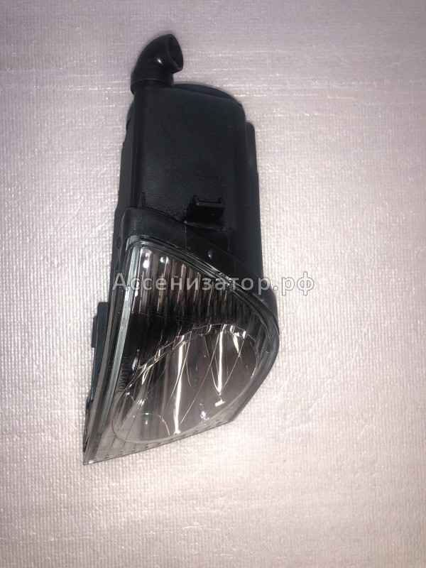 Фара противотуманная левая 1999-2005 Lexus IS 200 8122053012