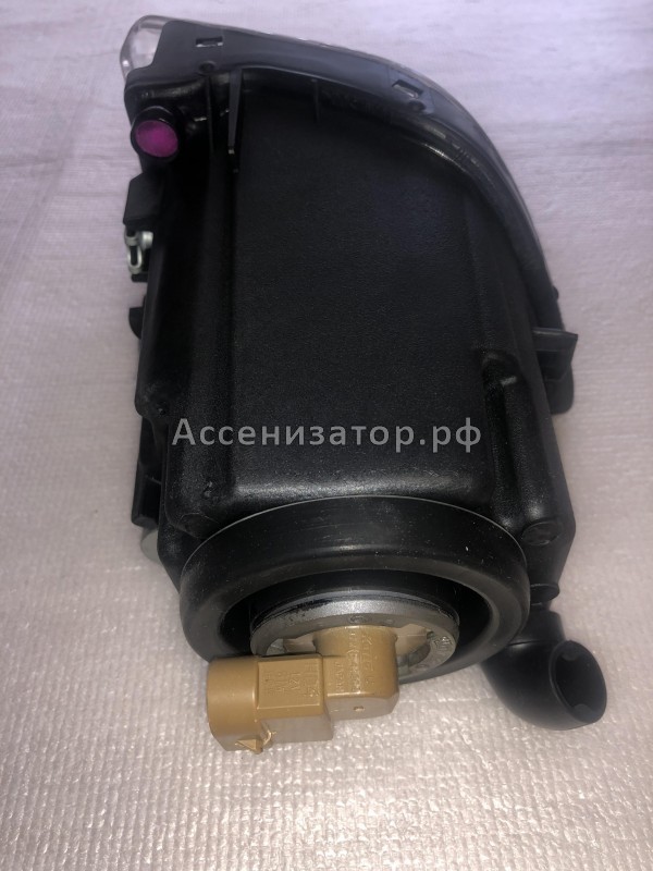 Фара противотуманная левая 1999-2005 Lexus IS 200 8122053012