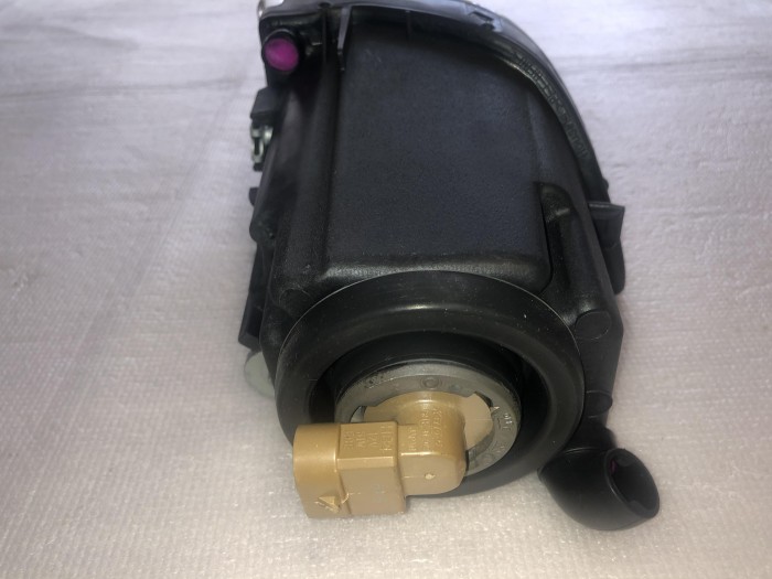 Фара противотуманная левая 1999-2005 Lexus IS 200 8122053012