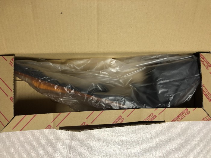 Поворотник левый TOYOTA Toyoace 4WD Double Cab '1999–2002 8152187014