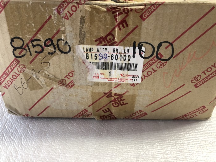 Фонарь задний внутренний левый TOYOTA LC 100 1998-2007 8159060100
