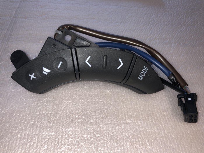 Переключатель на руль TOYOTA Land Cruiser 100 Lexus LX470 8424760020B0