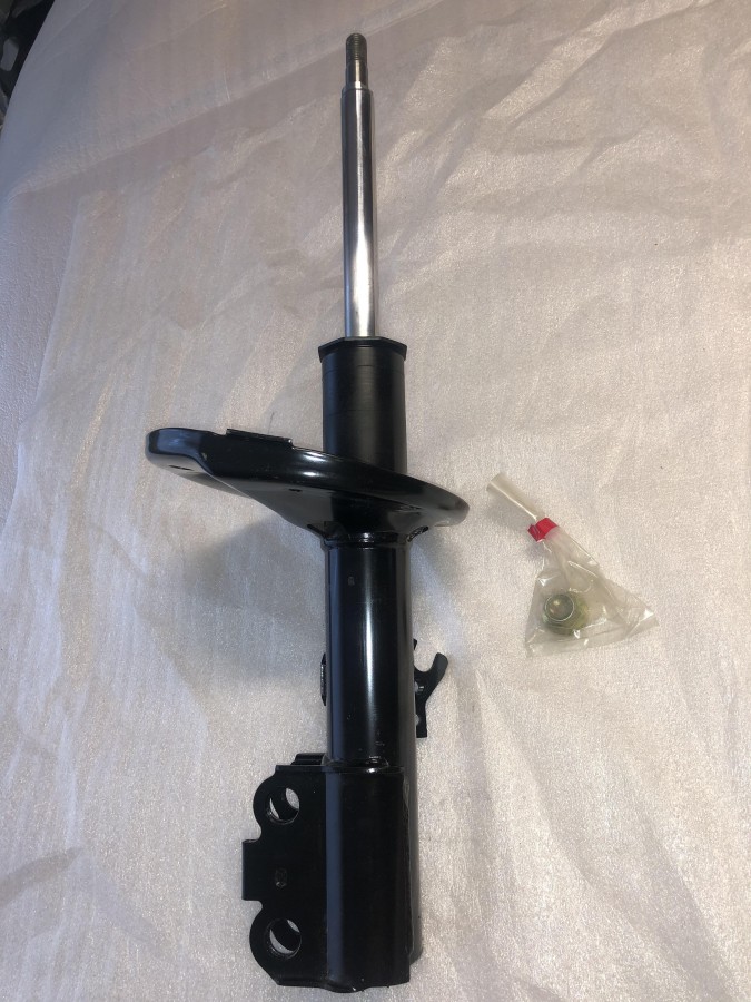 Амортизатор передний левый TOYOTA Camry CV40 4852039055