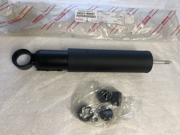 Амортизатор задний левый TOYOTA LAND CRUISER 90, HILUX SURF, 4RUNNER KZN185, 1995-2002 4853169497