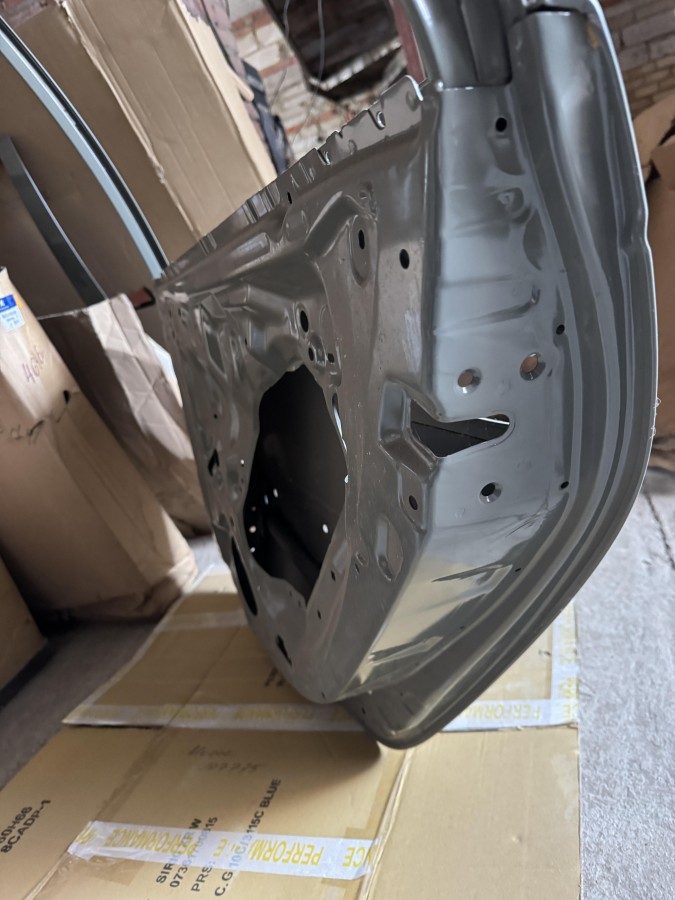 Дверь задняя правая Toyota Avensis T220 6700305070