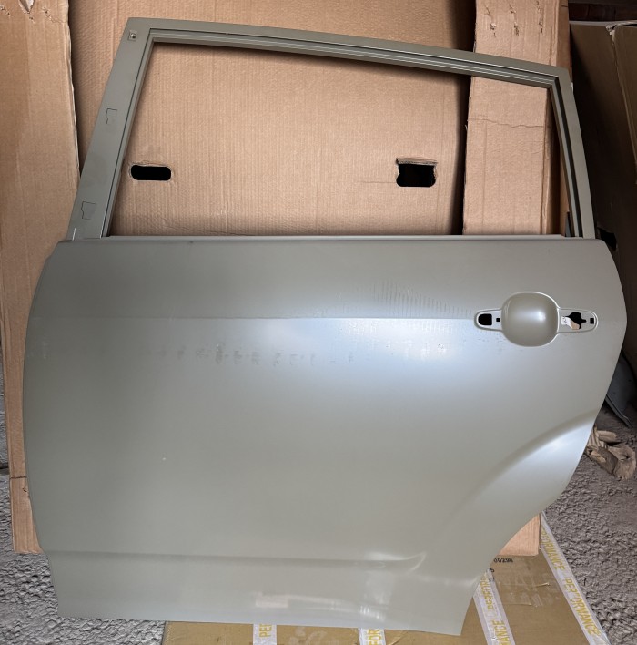 Дверь Toyota Corolla Verso 2004-2009 670040F010 задняя левая