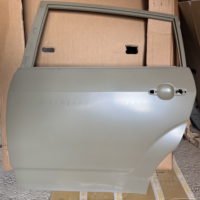 Дверь Toyota Corolla Verso 2004-2009 670040F010 задняя левая