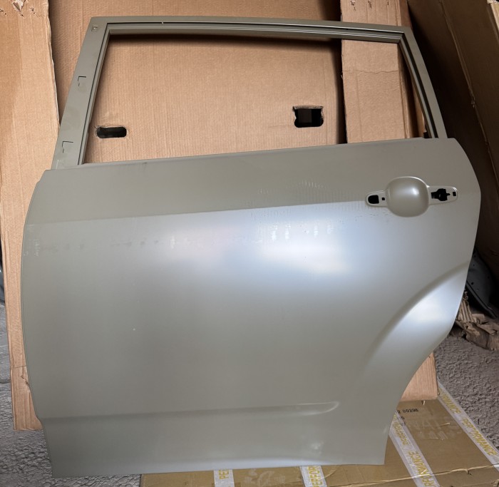 Дверь Toyota Corolla Verso 2004-2009 670040F010 задняя левая