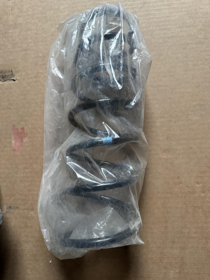 Пружина передняя Toyota Duet M110A 4813197202