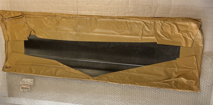 Молдинг двери передней правой Lexus GX470 7573160170B1