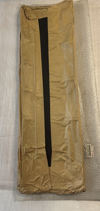 Молдинг двери передней правой Toyota Land Cruiser Prado 7573160161D0 J120