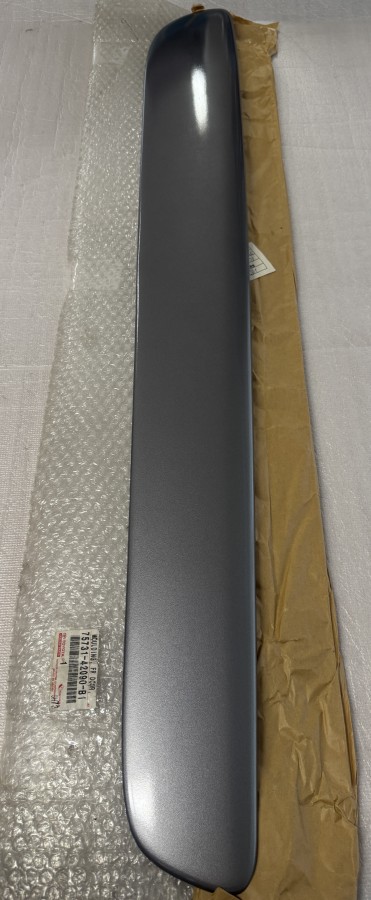 Молдинг двери передней левой TOYOTA RAV4 7573142090B1