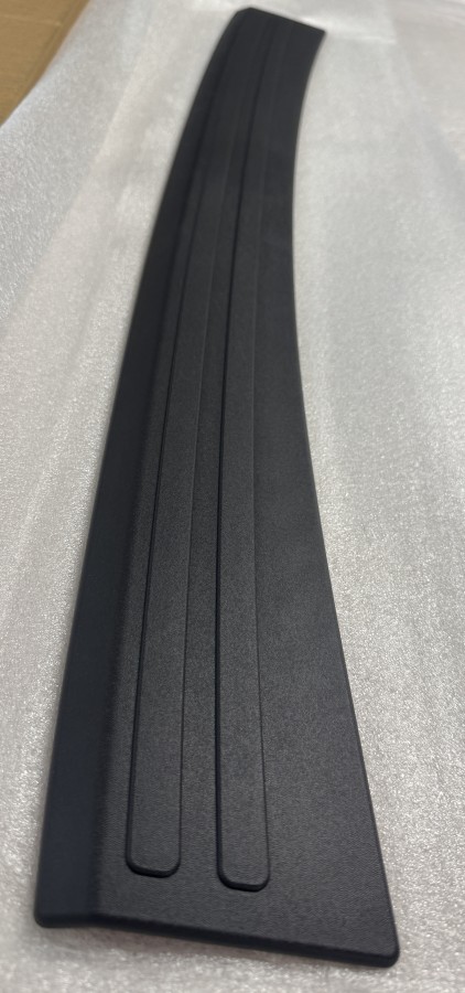 Накладка на задний бампер TOYOTA Yaris PZ415B952200