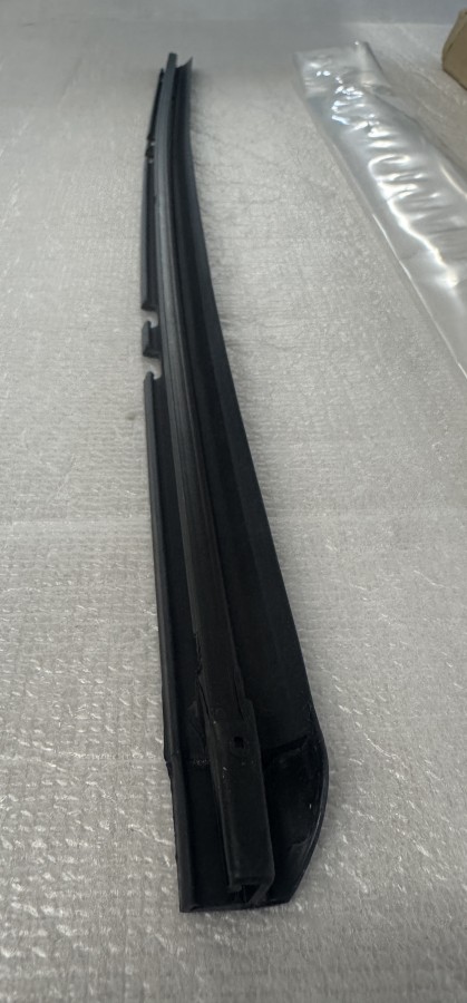 Молдинг двери задней правой Lexus Ls430 7574550040